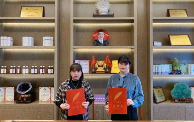 歡迎廣東省惠州市劉女士前來翌芙萊總部考察，并成功簽約