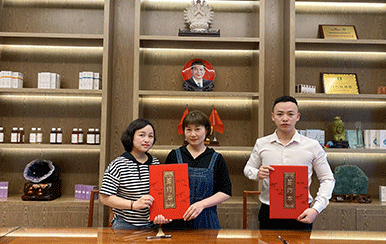 恭喜江西省萍鄉(xiāng)市李女士、顏女士成功簽約翌芙萊！